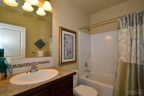 21141 Thomas Dr, Bend, OR 97702 photo 9
