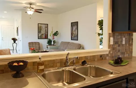 21141 Thomas Dr, Bend, OR 97702 photo 4