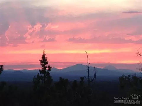 62850 Deschutes Rd, Bend, OR 97701 photo 2