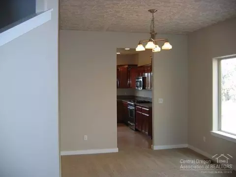 20514 NE Mutt Ct, Bend, OR 97701 photo 4
