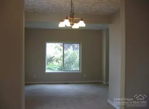 20514 NE Mutt Ct, Bend, OR 97701 photo 5