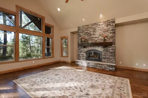 56431 Fireglass Loop, Bend, OR 97707 photo 3