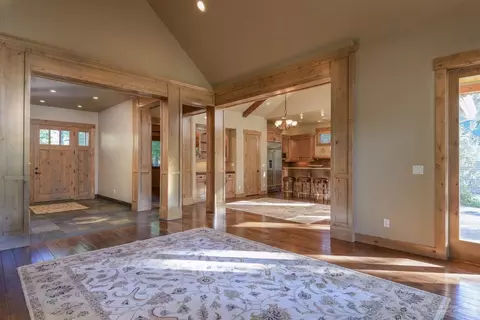 56431 Fireglass Loop, Bend, OR 97707 photo 4