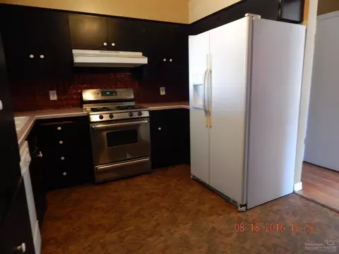 904 NE 8th St, Bend, OR 97701 photo 5