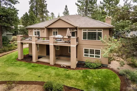 19553 Blue Lake Loop, Bend, OR 97702 photo 2