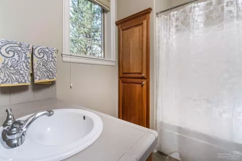 19553 Blue Lake Loop, Bend, OR 97702 photo 10