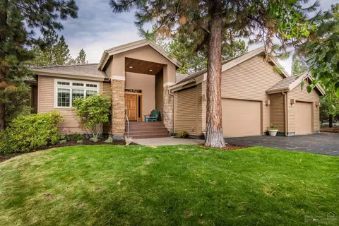 19553 Blue Lake Loop, Bend, OR 97702 photo 1