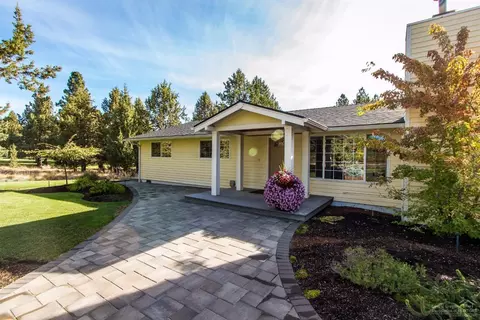 20135 Mathers Rd, Bend, OR 97703 photo 2