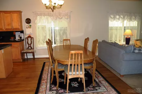 21331 Pecoraro Loop, Bend, OR 97701 photo 5