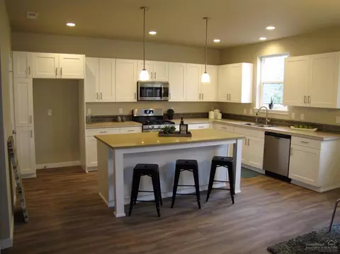 20792 SE Shea Ct, Bend, OR 97702 photo 4