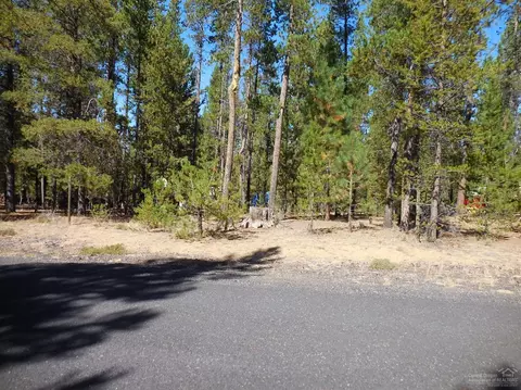 15102 W River Loop Dr, Bend, OR 97707 photo 4
