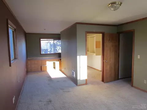 62484 Eagle Rd, Bend, OR 97701 photo 9