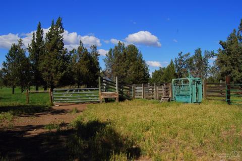 23250 Walker Rd, Bend, OR 97701 photo 15