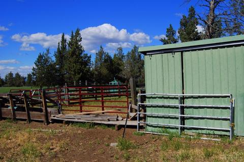 23250 Walker Rd, Bend, OR 97701 photo 22