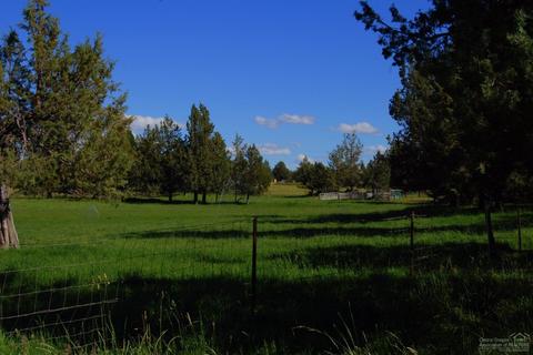 23250 Walker Rd, Bend, OR 97701 photo 9