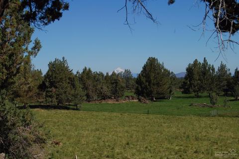 23250 Walker Rd, Bend, OR 97701 photo 3