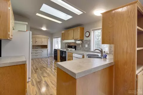 54775 Robin Ln, Bend, OR 97707 photo 13