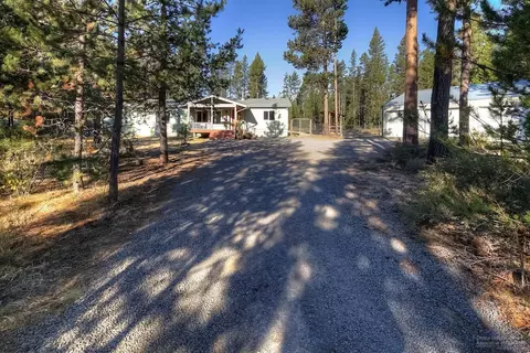 54775 Robin Ln, Bend, OR 97707 photo 1