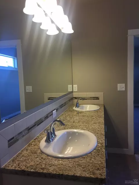 60935 SE Sweet Pea Ln, Bend, OR 97702 photo 17