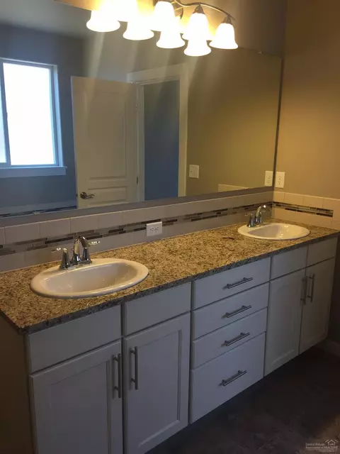 60935 SE Sweet Pea Ln, Bend, OR 97702 photo 16