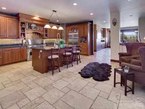 63430 Overtree Rd, Bend, OR 97701 photo 7