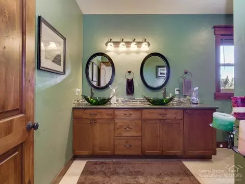 63430 Overtree Rd, Bend, OR 97701 photo 17