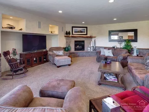 63430 Overtree Rd, Bend, OR 97701 photo 10
