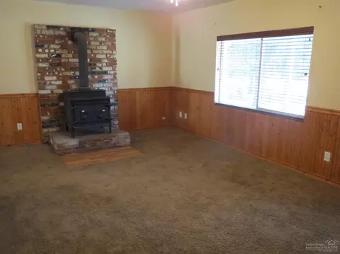 16036 Sparks Dr, La Pine, OR 97739 photo 4
