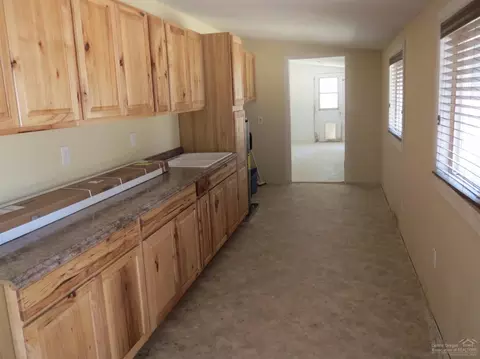 16036 Sparks Dr, La Pine, OR 97739 photo 5