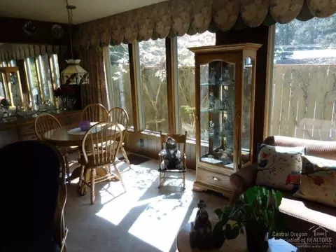 60964 Granite Dr, Bend, OR 97702 photo 4