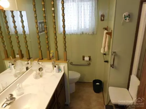 60964 Granite Dr, Bend, OR 97702 photo 14