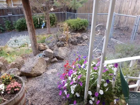 60964 Granite Dr, Bend, OR 97702 photo 10