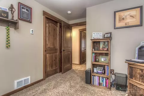 16352 Whitetail Ln, Bend, OR 97707 photo 10
