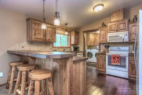 16352 Whitetail Ln, Bend, OR 97707 photo 4