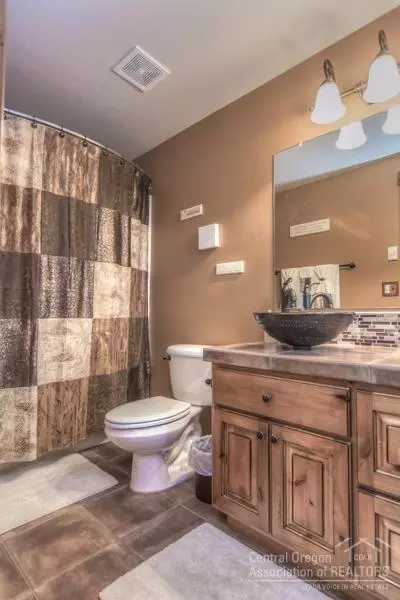 16352 Whitetail Ln, Bend, OR 97707 photo 13