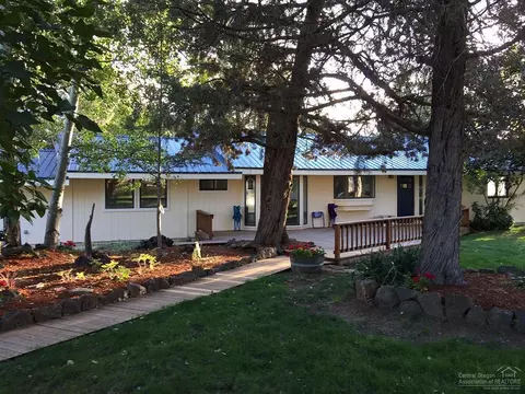 22875 Hwy 20, Bend, OR 97701 photo 2