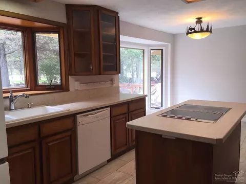 22875 Hwy 20, Bend, OR 97701 photo 19