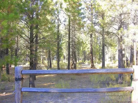 15180 Pyrola, La Pine, OR 97739 photo 5