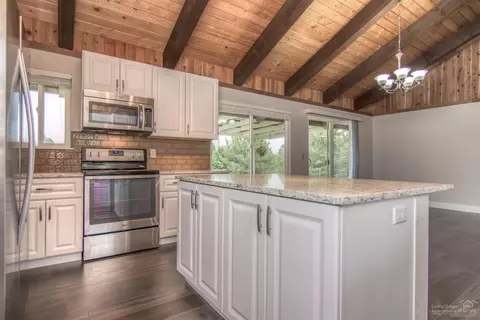 61845 Dobbin Rd, Bend, OR 97702 photo 8