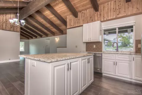 61845 Dobbin Rd, Bend, OR 97702 photo 9