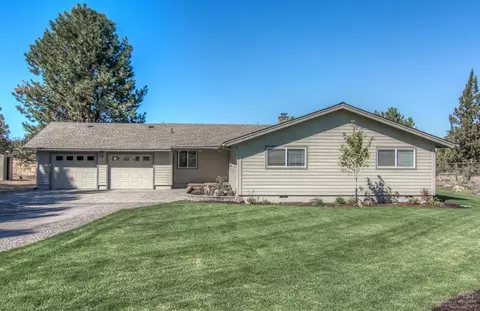61845 Dobbin Rd, Bend, OR 97702 photo 3