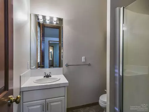 61945 Fall Creek Loop, Bend, OR 97702 photo 15