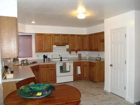 16233 South Dr, La Pine, OR 97739 photo 4