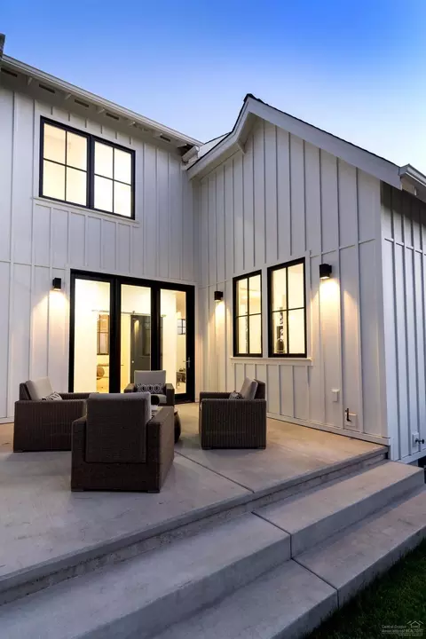 1798 NW Fields St, Bend, OR 97703 photo 4