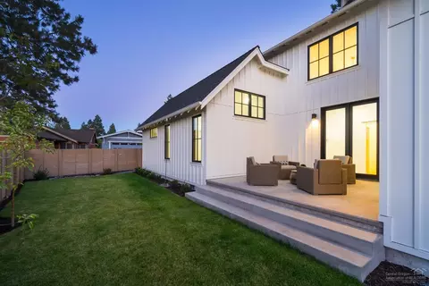 1798 NW Fields St, Bend, OR 97703 photo 3