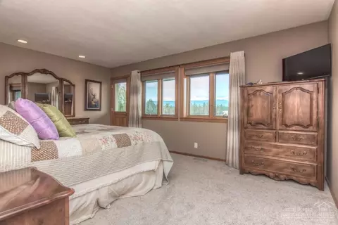 67173 Harrington Loop Rd, Bend, OR 97703 photo 17