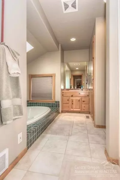 67173 Harrington Loop Rd, Bend, OR 97703 photo 18