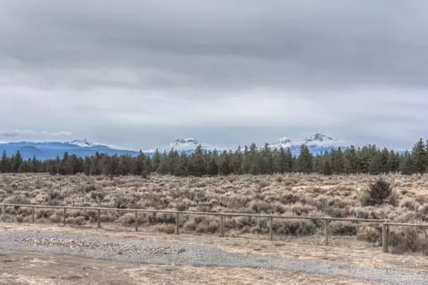 67173 Harrington Loop Rd, Bend, OR 97703 photo 5