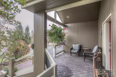 67173 Harrington Loop Rd, Bend, OR 97703 photo 9