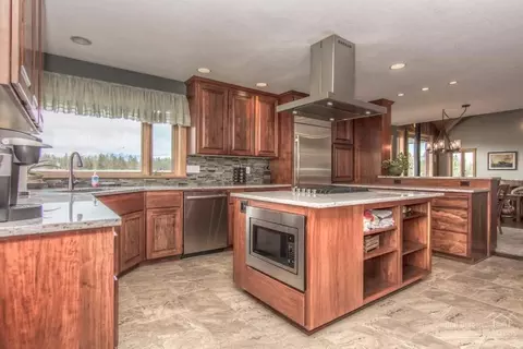 67173 Harrington Loop Rd, Bend, OR 97703 photo 15